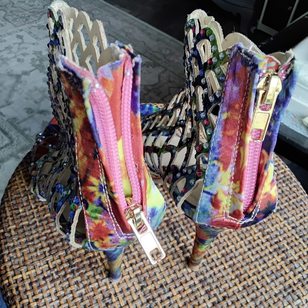 Zigi Soho Multicolor Strappy Sandals - Picture 3 of 6